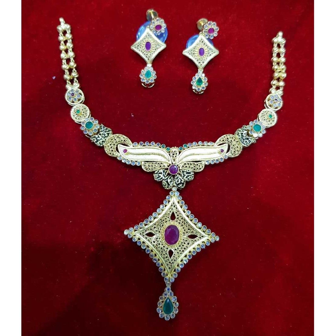 22K / 916 Gold Indian Antique Necklace Set
