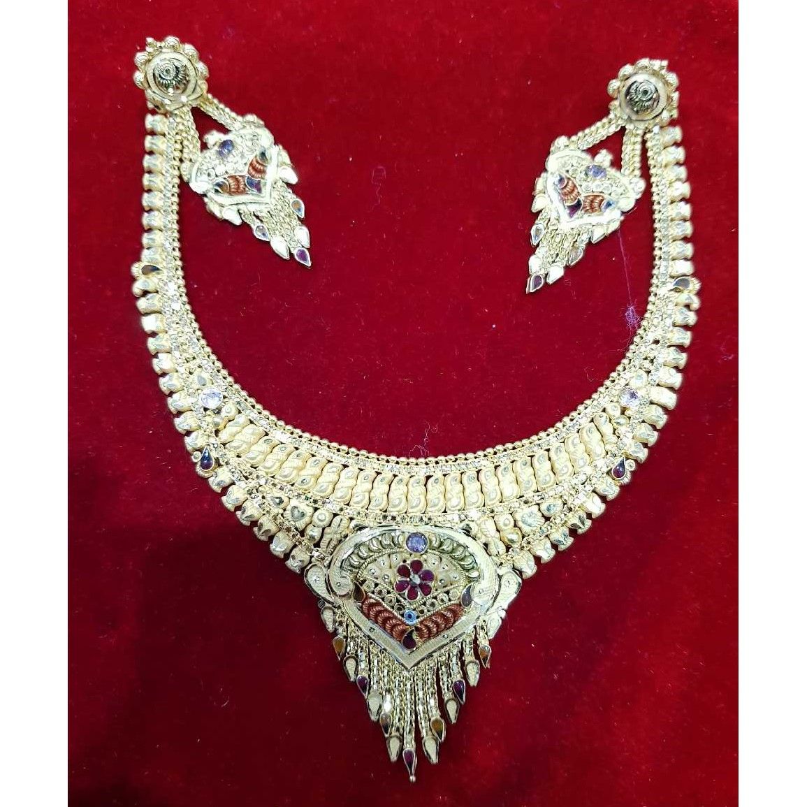 916 Gold Indian Vertical Attractive Necklace Set
