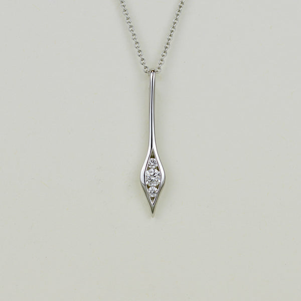 18ct White Gold 0.24ct Diamond Drop Pendant