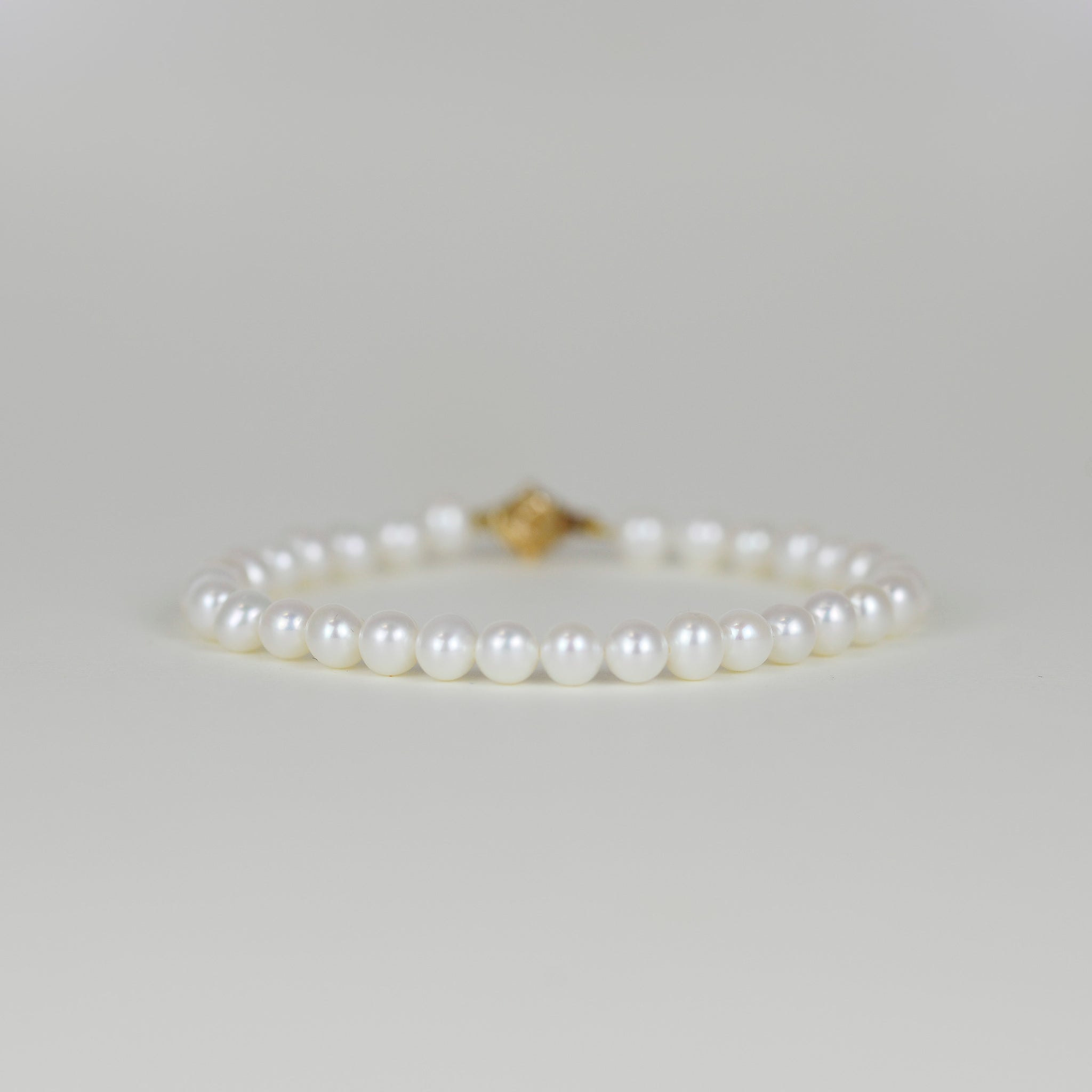 9ct Yellow Gold Freshwater Pearl Bracelet