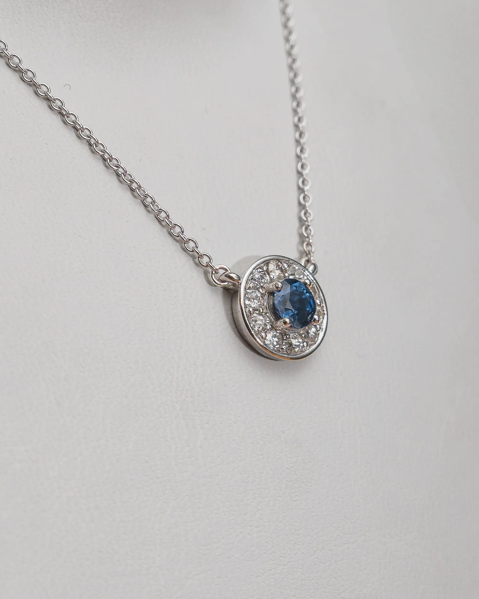 Lola - Round 1ct Vivid Blue Lab Diamond Cluster Pendant