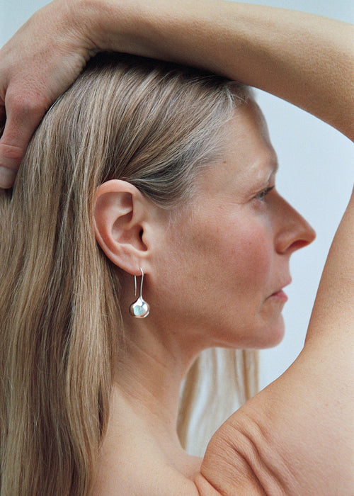 Pebble Curve Drop Earrings - Image 3